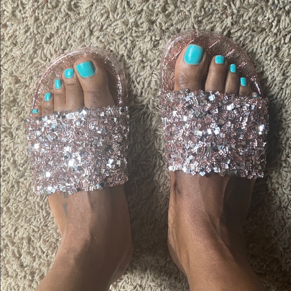 🌹🌹SOLD🌹🌹Rose Gold Bedazzled Embellished Slides - Picture 3 of 6